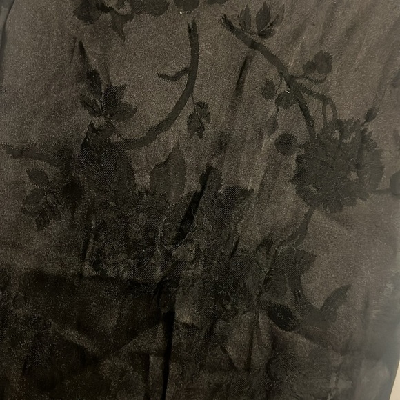 Women’s Zara Black floral cowl neck sleeveless blouse size small - Picture 4 of 4